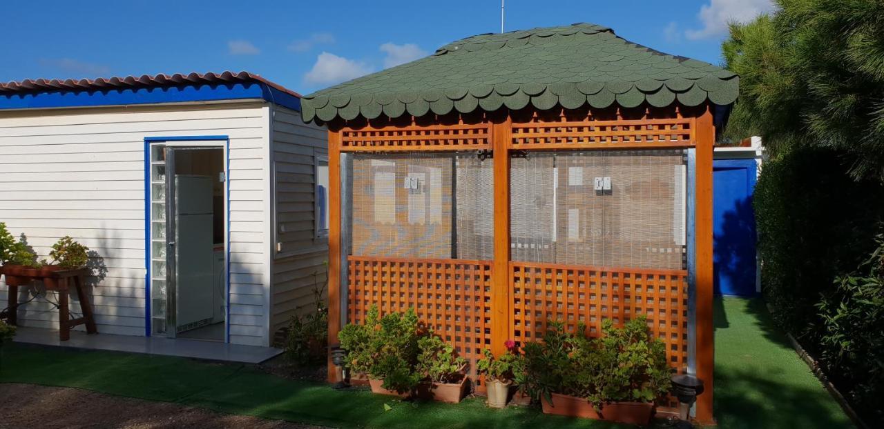 En Finca Las Dunas Dos Chalets Con Jacuzzis En Primera Linea De Playa , Uno De 4 Dormitorios Y Otro De 2 Dormitorios, Llama Al Seiscientos Veintisiete Cuatrocientos Diecisiete Trescientos Noventa Y Ocho Rota Eksteriør billede