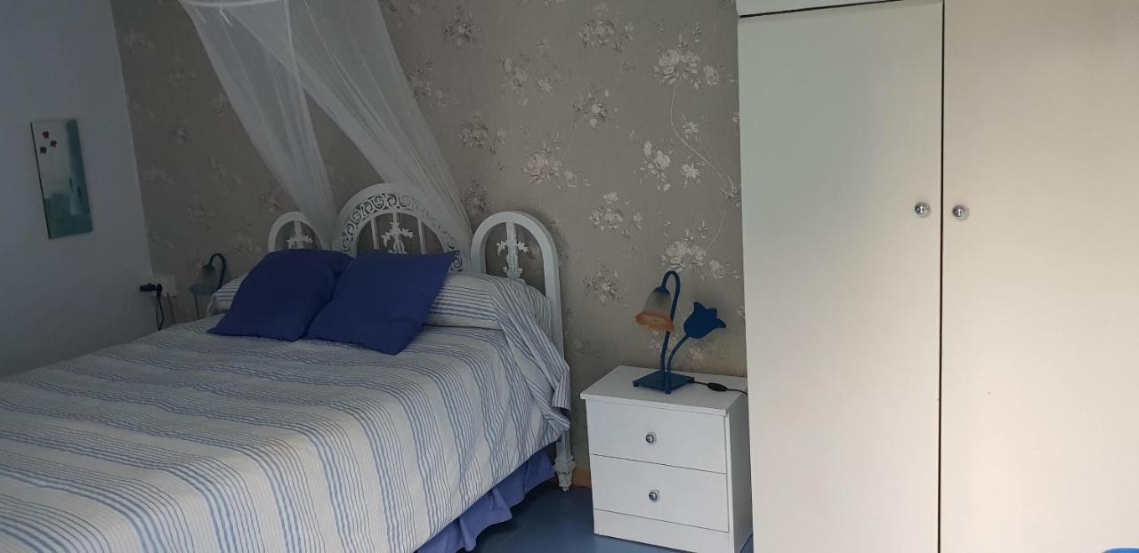 En Finca Las Dunas Dos Chalets Con Jacuzzis En Primera Linea De Playa , Uno De 4 Dormitorios Y Otro De 2 Dormitorios, Llama Al Seiscientos Veintisiete Cuatrocientos Diecisiete Trescientos Noventa Y Ocho Rota Eksteriør billede
